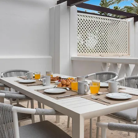 3 Bedroom Pool View Marbella
