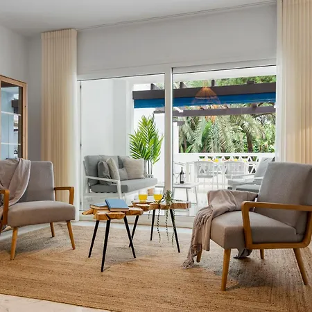 3 Bedroom Pool View Apartment
