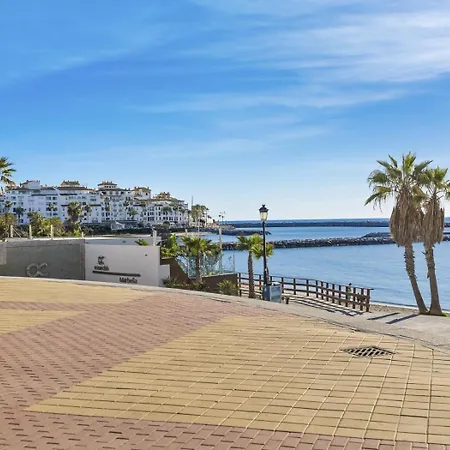 3 Bedroom Pool View Apartment Marbella